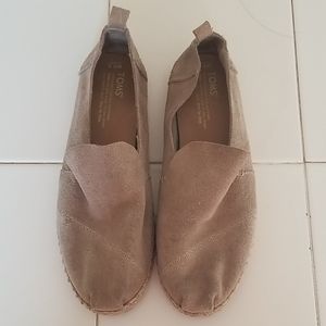 Taupe suade Toms